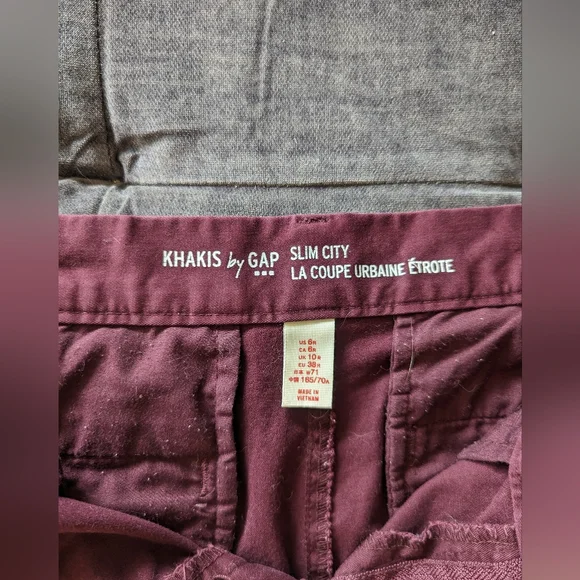 GAP, Maroon Capris, Size 6 - Picture 2 of 5